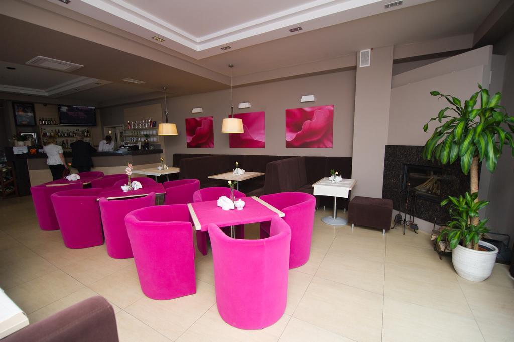 Hotel Hibiskus Boguchwala Экстерьер фото