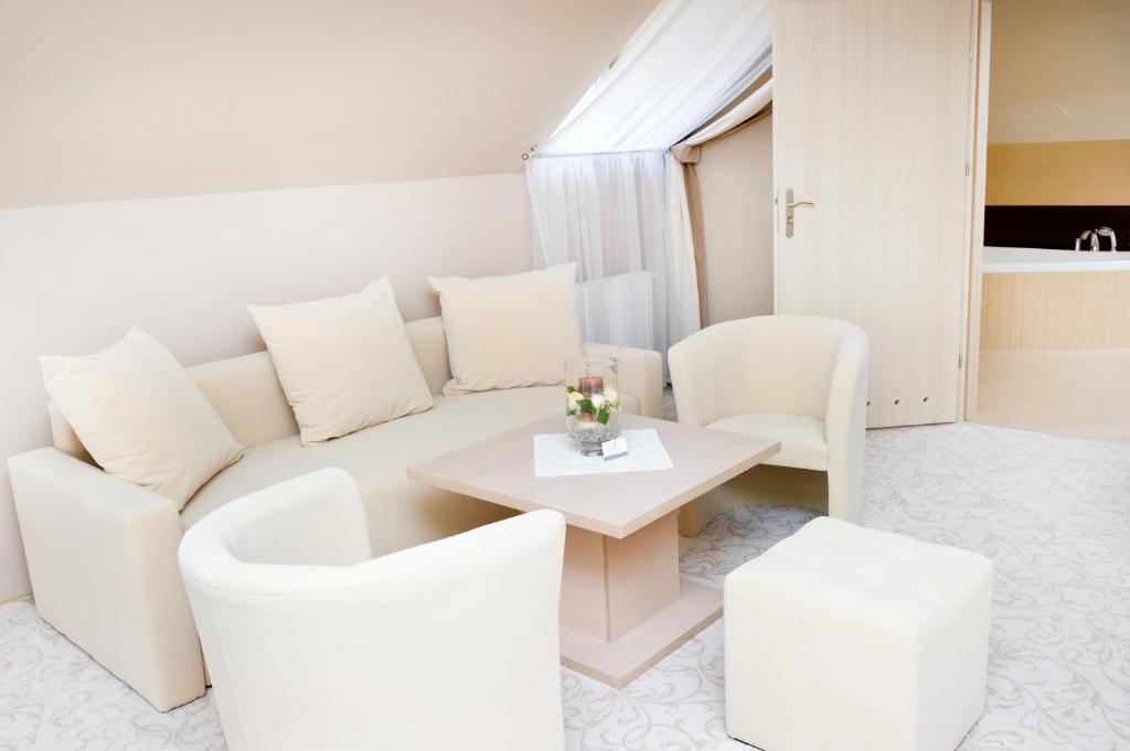 Hotel Hibiskus Boguchwala Номер фото